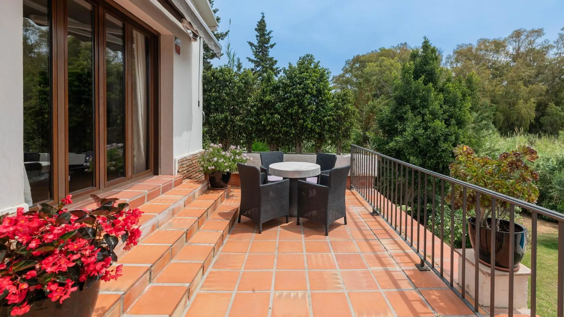 Beachside Villa In Carib Playa Marbella Spain